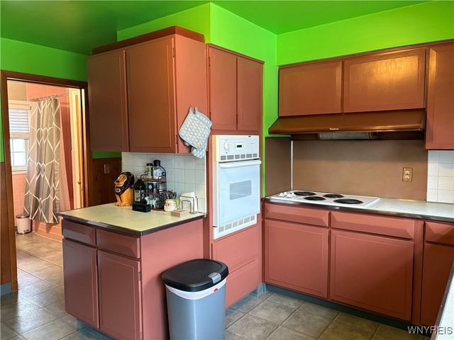 799 Center Road, West Seneca, NY 14224