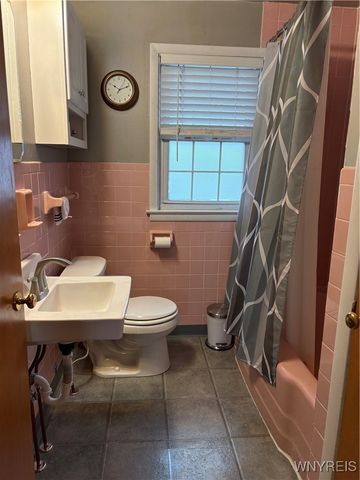 799 Center Road, West Seneca, NY 14224