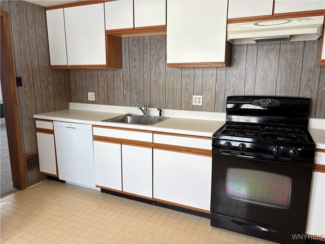 799 Center Road, West Seneca, NY 14224