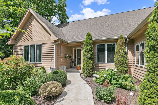 140 McCullom Street, Crystal Lake, IL 60014