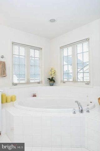 9910 EAST HILL DR, Lorton, VA 22079