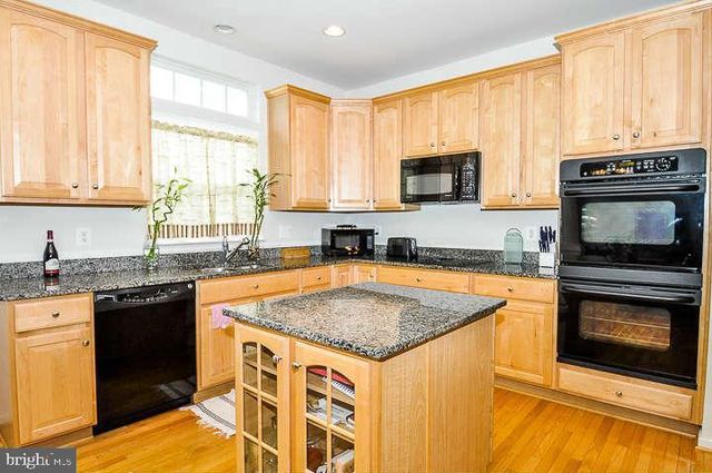 9910 EAST HILL DR, Lorton, VA 22079