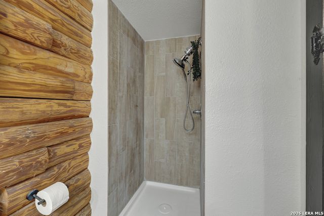 3165 Vivroux Ranch Rd, Seguin, TX 78155