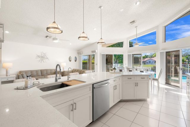 9938 N Springs Way, Coral Springs, FL 33076