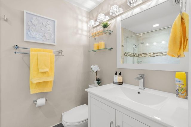 9938 N Springs Way, Coral Springs, FL 33076