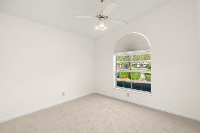 9938 N Springs Way, Coral Springs, FL 33076