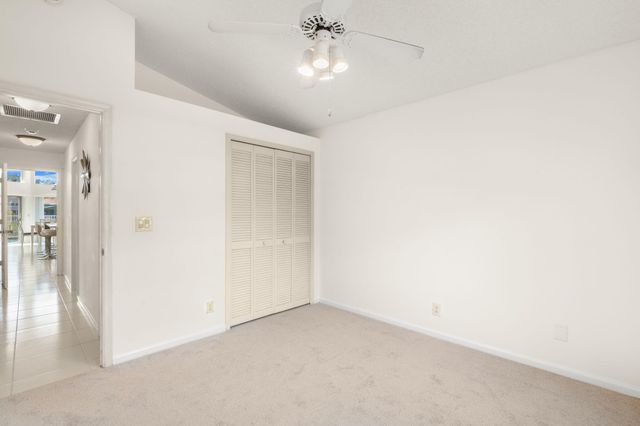 9938 N Springs Way, Coral Springs, FL 33076