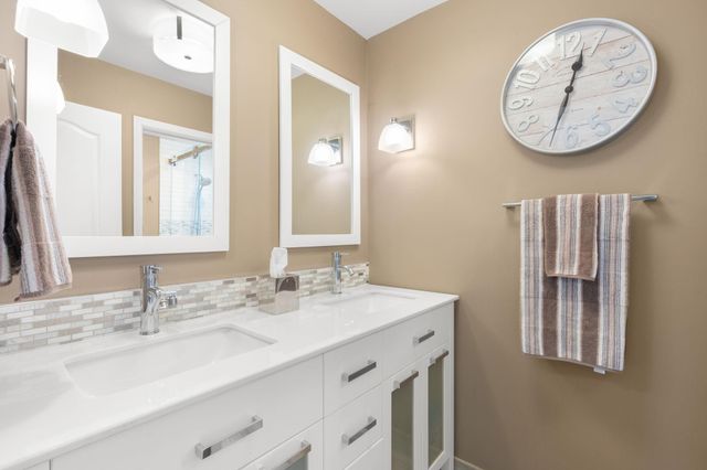 9938 N Springs Way, Coral Springs, FL 33076