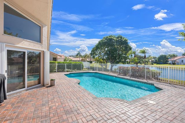 9938 N Springs Way, Coral Springs, FL 33076