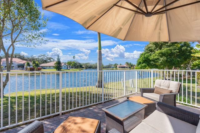 9938 N Springs Way, Coral Springs, FL 33076