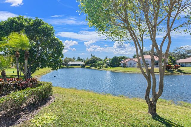 9938 N Springs Way, Coral Springs, FL 33076