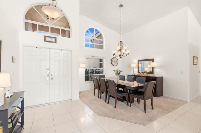 9938 N Springs Way, Coral Springs, FL 33076