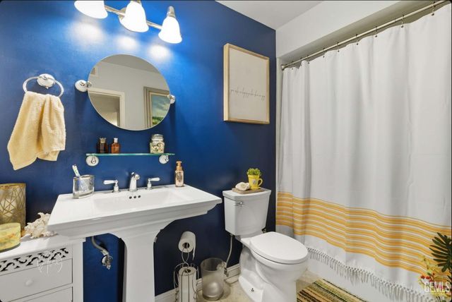 1014 3rd Street, Taft, CA 93268