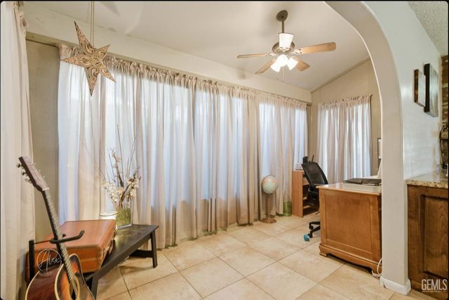 1014 3rd Street, Taft, CA 93268