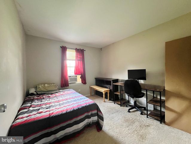 14 HERON CT, Voorhees, NJ 08043