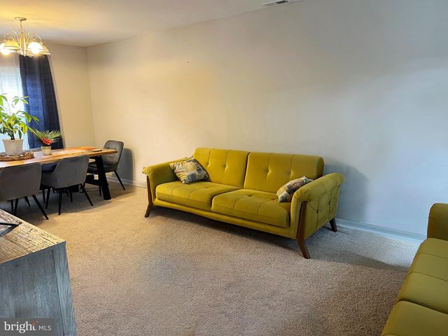 14 HERON CT, Voorhees, NJ 08043
