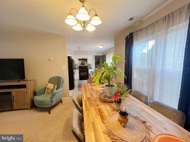 14 HERON CT, Voorhees, NJ 08043