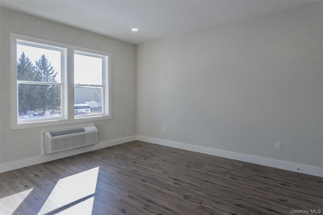 124 S Main Street, Florida, NY 10921