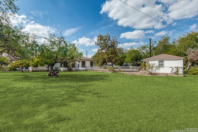 2301 W MULBERRY AVE, San Antonio, TX 78201
