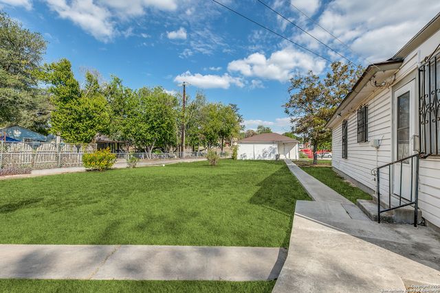 2301 W MULBERRY AVE, San Antonio, TX 78201