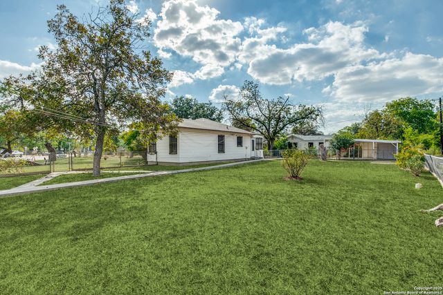 2301 W MULBERRY AVE, San Antonio, TX 78201