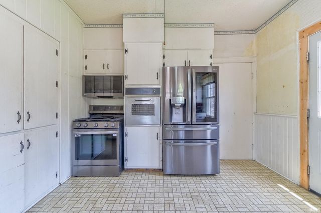 2624 Edgewood Drive, Evansville, IN 47712