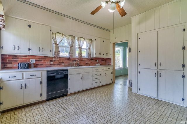 2624 Edgewood Drive, Evansville, IN 47712
