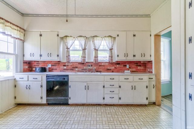 2624 Edgewood Drive, Evansville, IN 47712