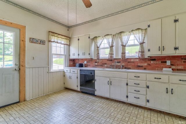 2624 Edgewood Drive, Evansville, IN 47712