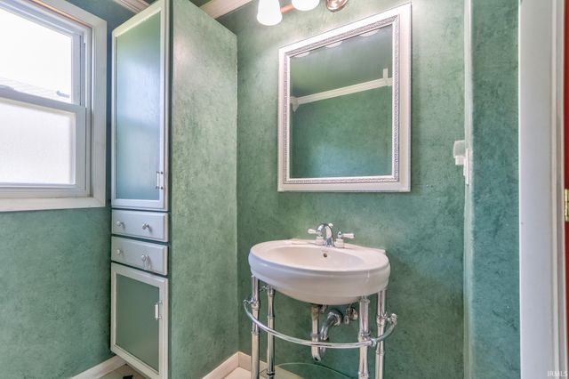 2624 Edgewood Drive, Evansville, IN 47712