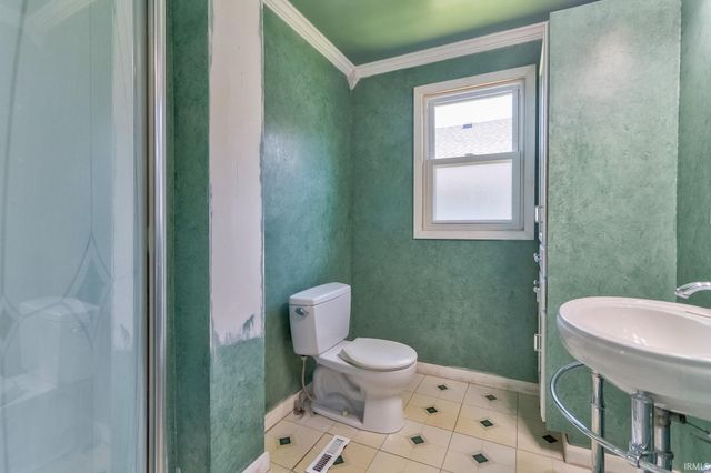 2624 Edgewood Drive, Evansville, IN 47712