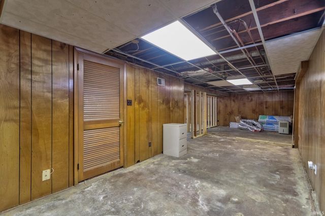 2624 Edgewood Drive, Evansville, IN 47712