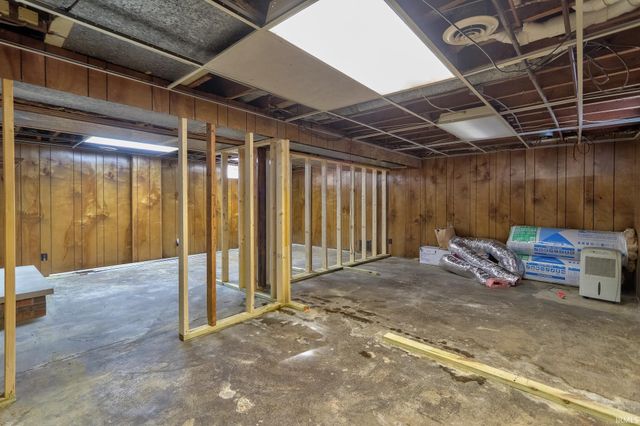 2624 Edgewood Drive, Evansville, IN 47712