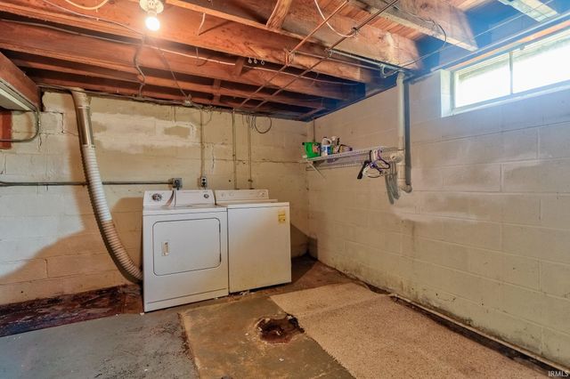2624 Edgewood Drive, Evansville, IN 47712