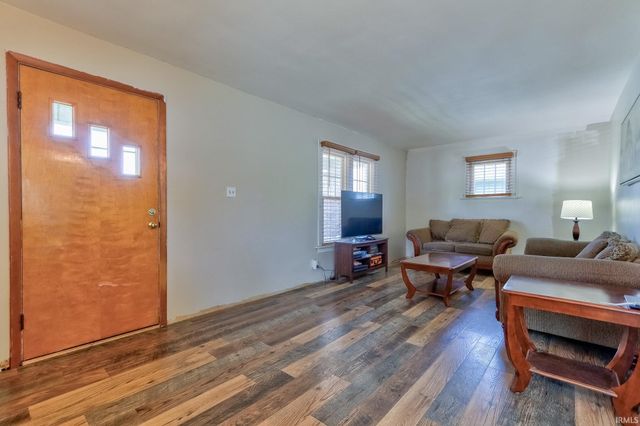 2624 Edgewood Drive, Evansville, IN 47712