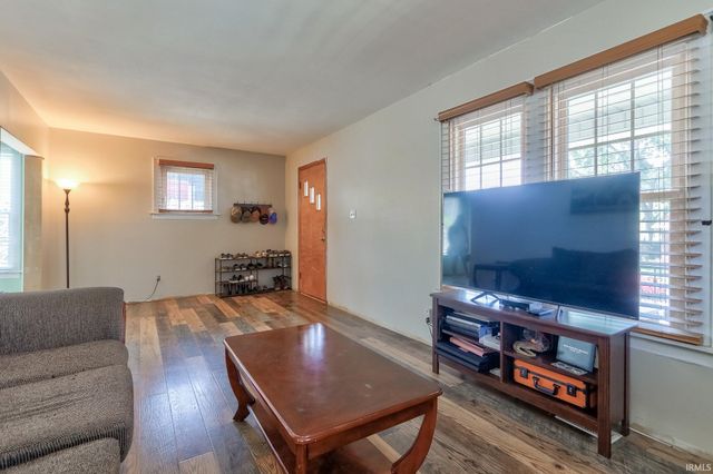 2624 Edgewood Drive, Evansville, IN 47712