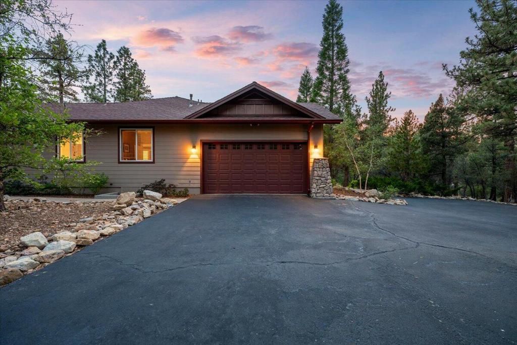 Image 10 of property listing at 1924 Shady Lane, Big Bear City, CA 92314