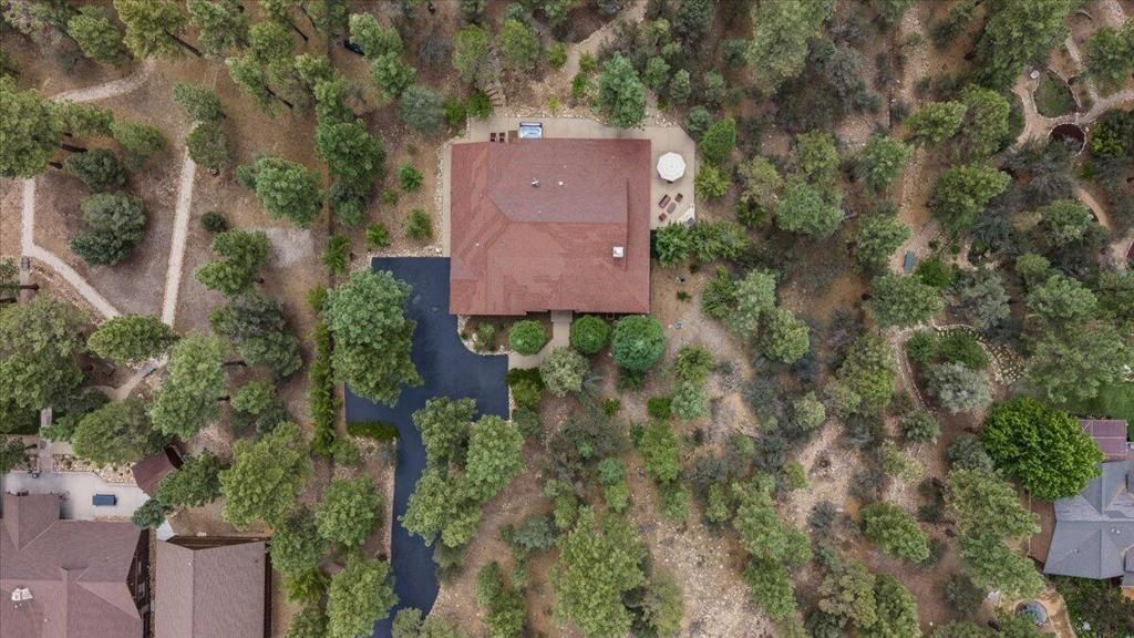 Image 11 of property listing at 1924 Shady Lane, Big Bear City, CA 92314