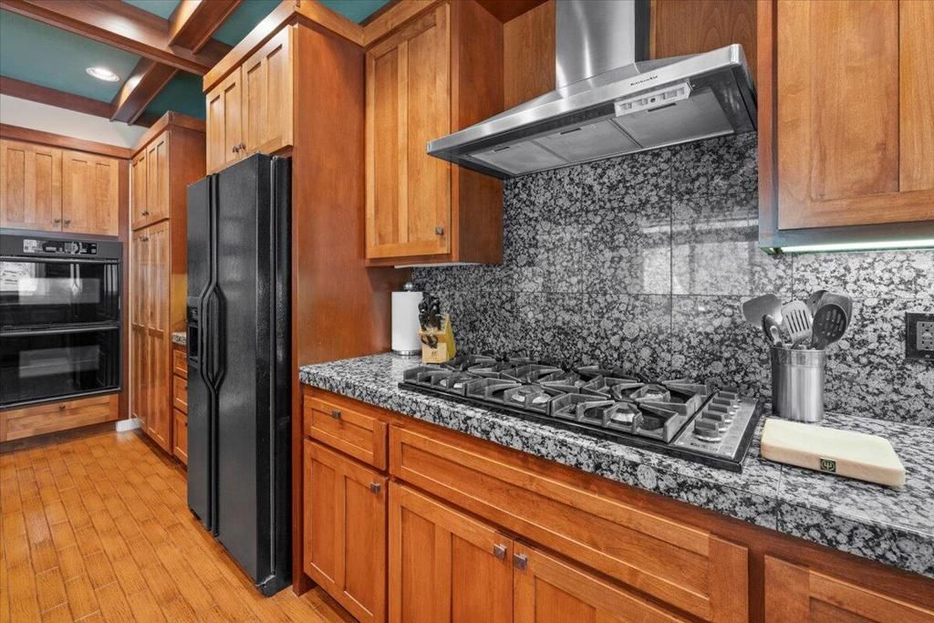 Image 20 of property listing at 1924 Shady Lane, Big Bear City, CA 92314