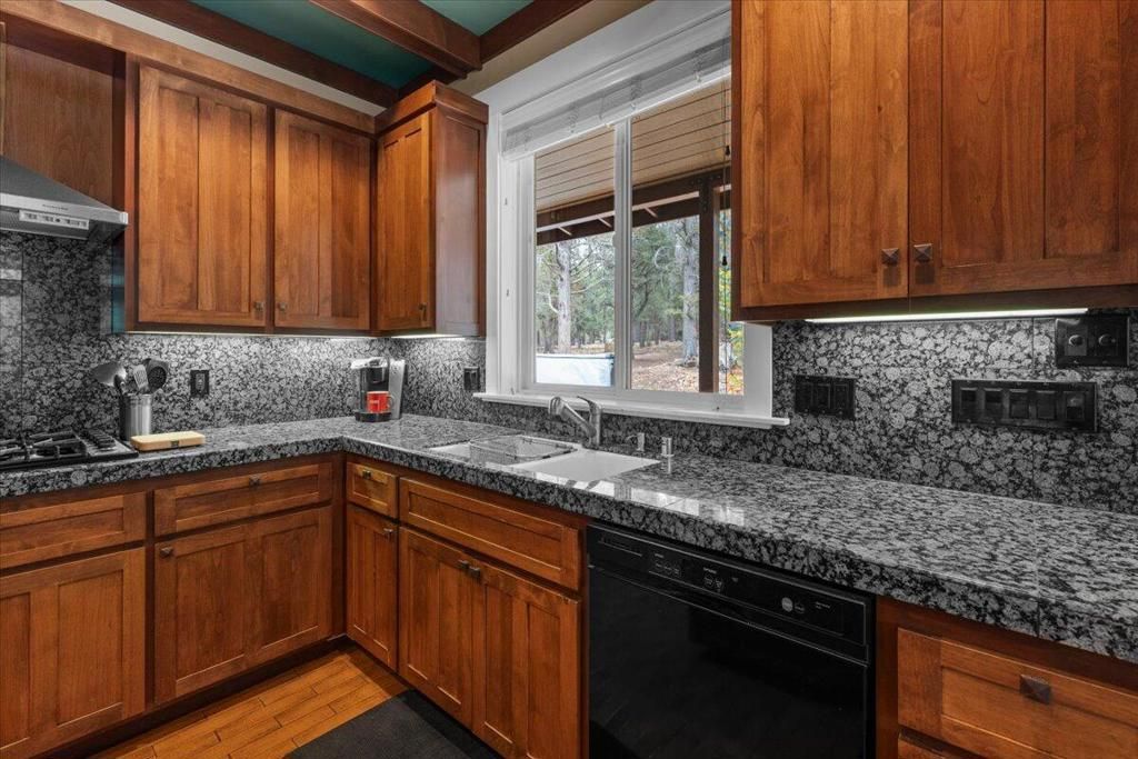 Image 21 of property listing at 1924 Shady Lane, Big Bear City, CA 92314