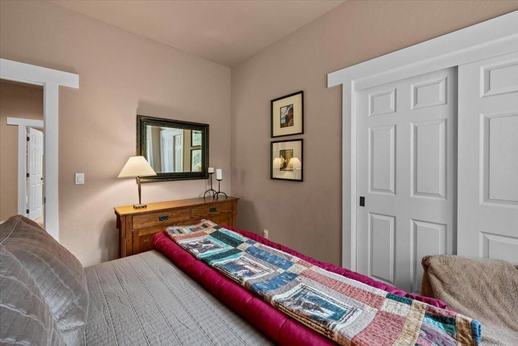 Image 34 of property listing at 1924 Shady Lane, Big Bear City, CA 92314