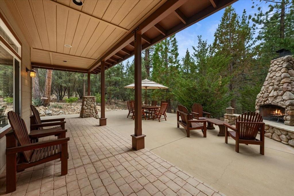 Image 40 of property listing at 1924 Shady Lane, Big Bear City, CA 92314