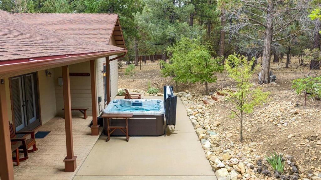 Image 42 of property listing at 1924 Shady Lane, Big Bear City, CA 92314