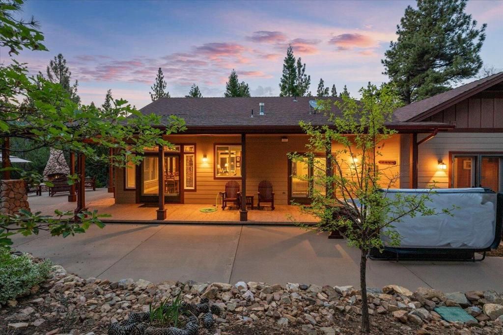 Image 5 of property listing at 1924 Shady Lane, Big Bear City, CA 92314