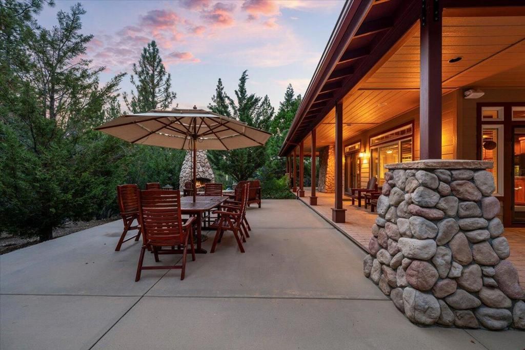 Image 6 of property listing at 1924 Shady Lane, Big Bear City, CA 92314