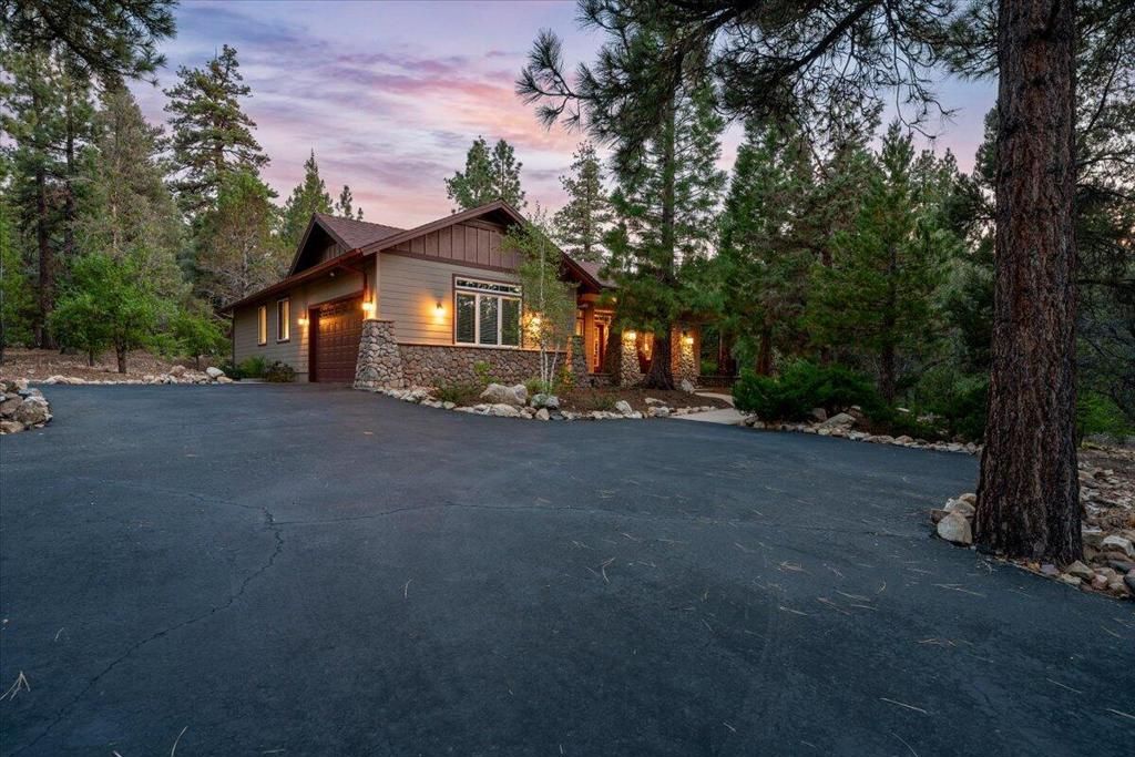 Image 9 of property listing at 1924 Shady Lane, Big Bear City, CA 92314