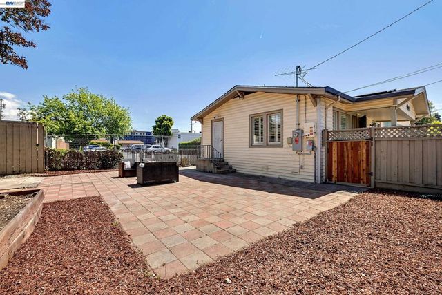 1225 Richard Pl, Hayward, CA 94541