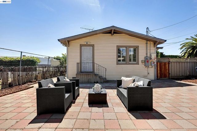 1225 Richard Pl, Hayward, CA 94541