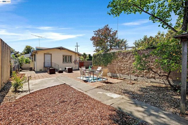 1225 Richard Pl, Hayward, CA 94541