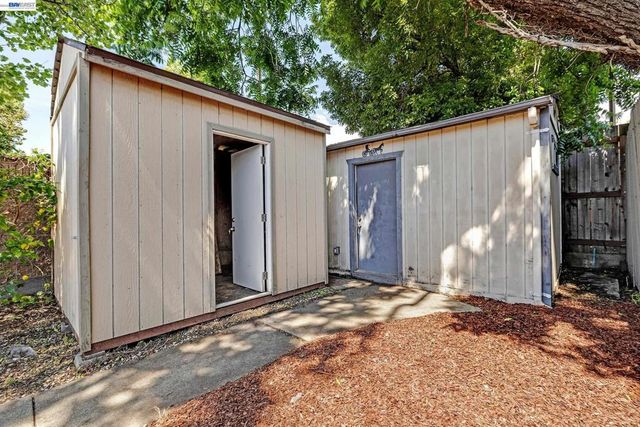 1225 Richard Pl, Hayward, CA 94541